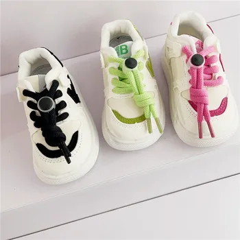 2023 Новая спортивная обувь для детей Мягкая подошва Доска для мальчиков Обувь для девочек Белая обувь для младенцев Повседневная обувь для малышей